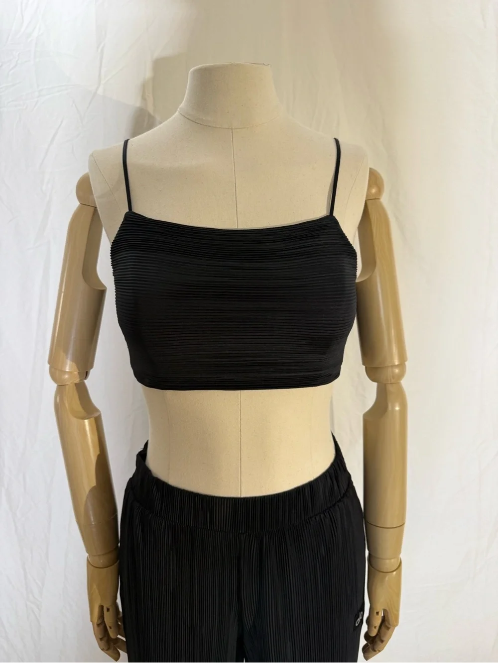 Alo Yoga Micro Plisse Set Bra and Top (Smalls), and Pant (XS)